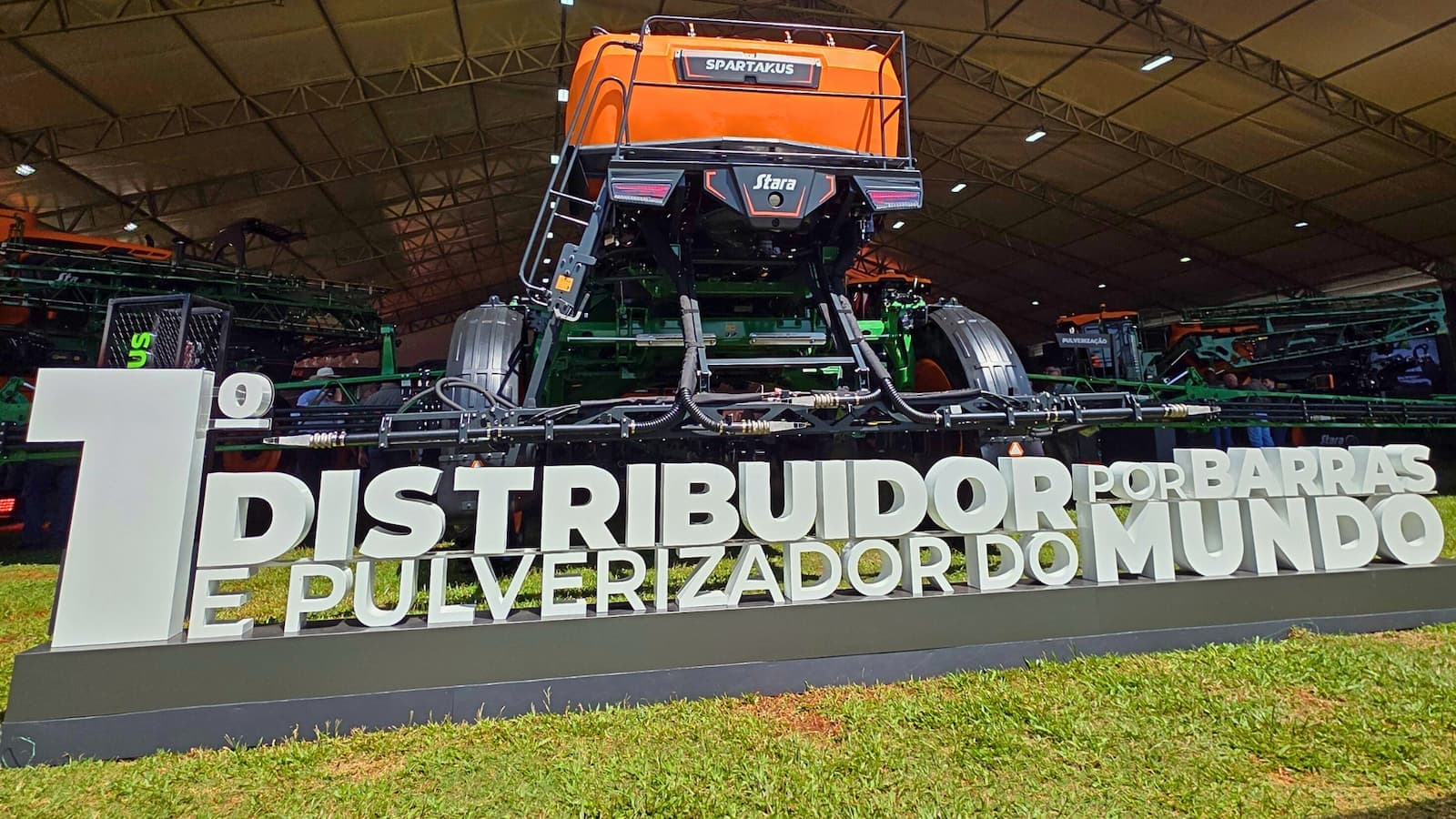 Stara conecta lavoura ao espaço e lança máquina inédita no mundo