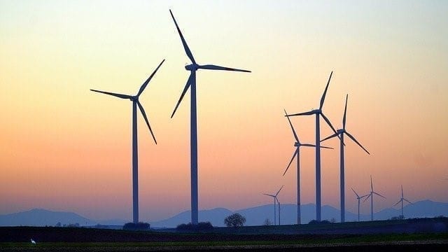 Energias renováveis vão substituir o petróleo até 2050