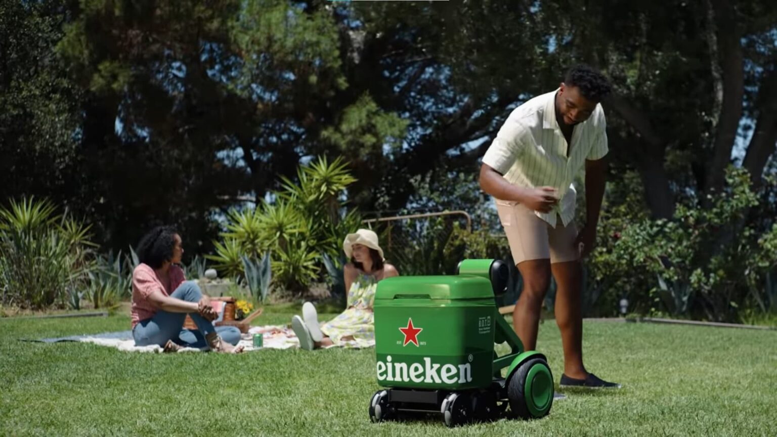 Cooler robotizado: Heineken cria BOT que irá transformar o seu jeito de beber cerveja