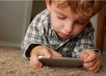 Criança curiosa descobre esquema de apps que movimentava US$ 500 mil