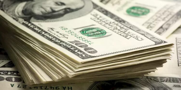 Dólar avança contra real após corte da Selic a nova mínima