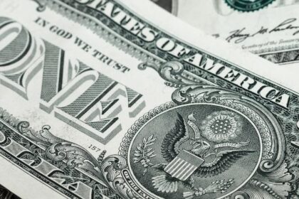 Dólar segue em queda ante moeda real nesta 4ª feira