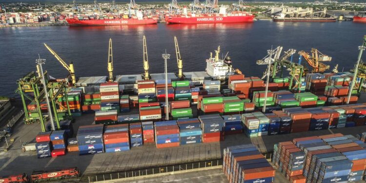 Exportação de frutas segue com recorde parcial nas embarcações