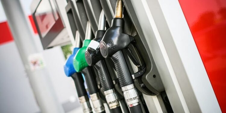 Preço médio da gasolina, fecha a R$ 5,30, diz Ticket Log