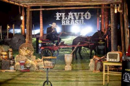 Live Flávio Brasil, conheça o cantor que foi tirado de cena por cavalo