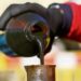 Preço do petróleo fecha quase estável nesta 3ª feira
