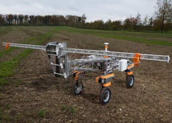 Robôs agricultores eliminam ervas daninhas sem agrotóxicos usando apenas eletricidade