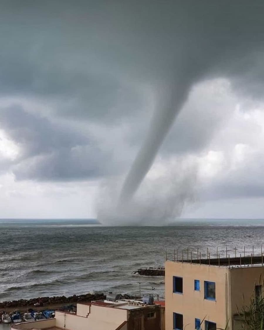 Tornado duplo apocalíptico atinge a Itália, veja as cenas impressionantes 