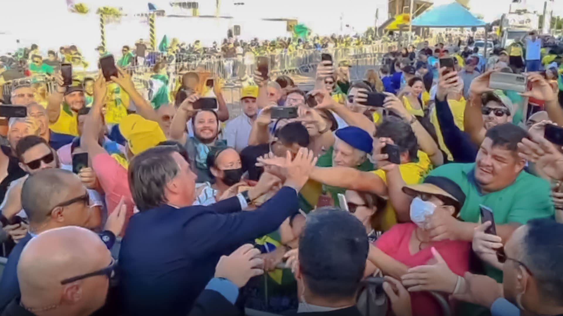 Bolsonaro visita Cuiabá e afirma pedido à OMC para destravar embargos de fertilizantes