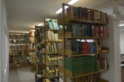 Em Goiás, Emater abre ao público biblioteca especializada no agro com 20 mil volumes