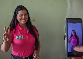 Prefeita de Santo Antônio declara apoio a Bolsonaro e cria Movimento "Leverger pró-Brasil"