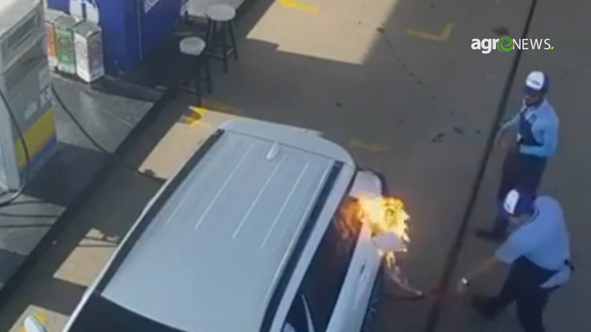 frentista incendeia carro durante abastecimento