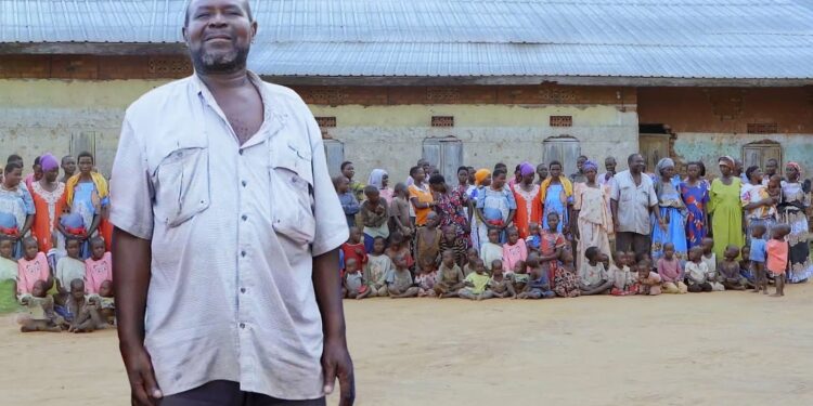 Com 102 filhos, 568 netos e 12 esposas, fazendeiro decide parar