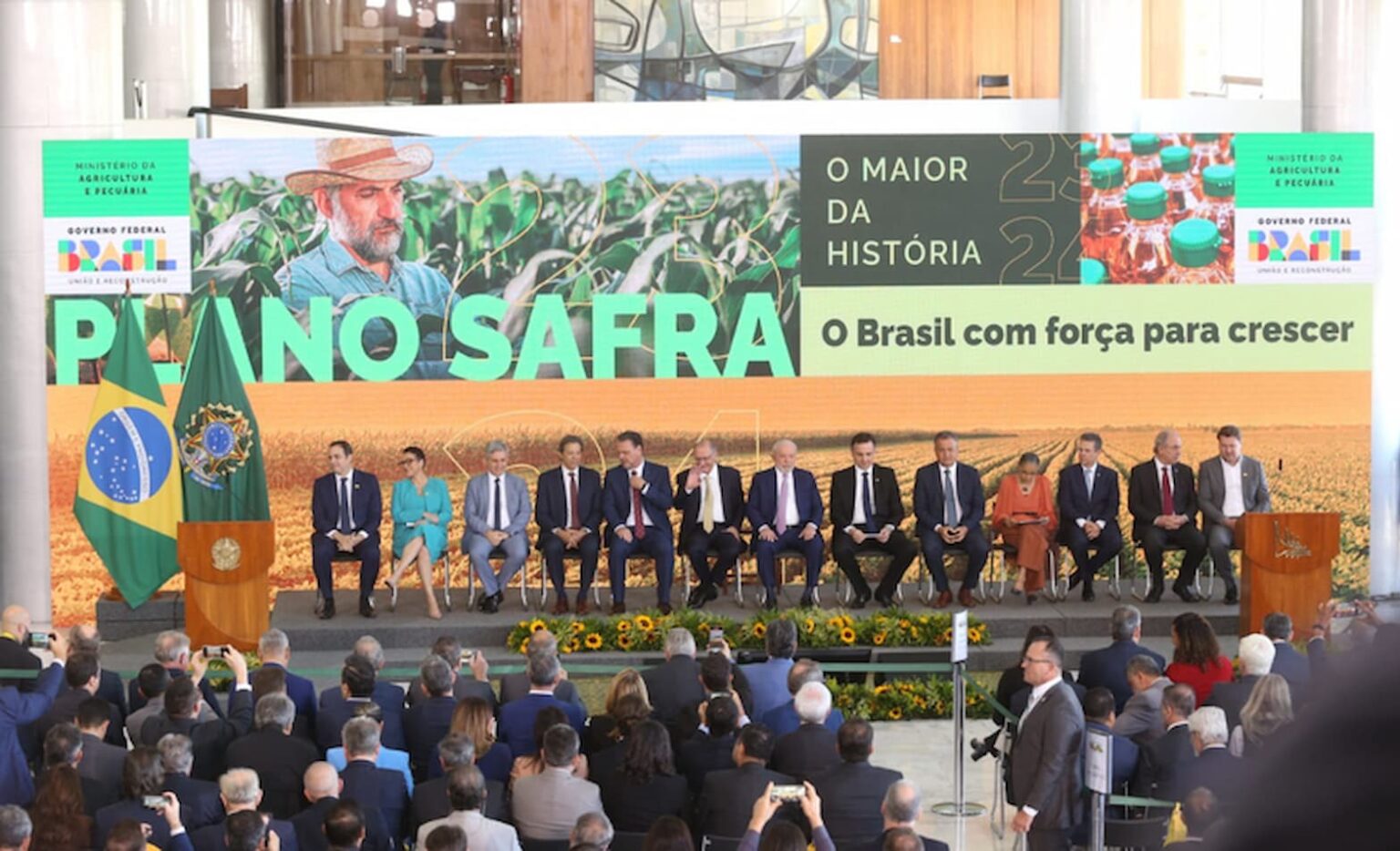 Lula anuncia Plano Safra 2023/24 com financiamento de R$ 364,22 bi