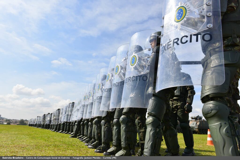 Defesa Nacional ou pintura de meio-fio? Projeto de Lei quer incluir novas atividades ao Exército brasileiro