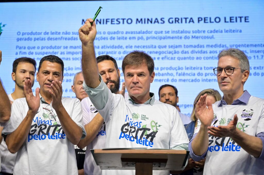 Mais de 7.000 produtores de leite protestam contra importações